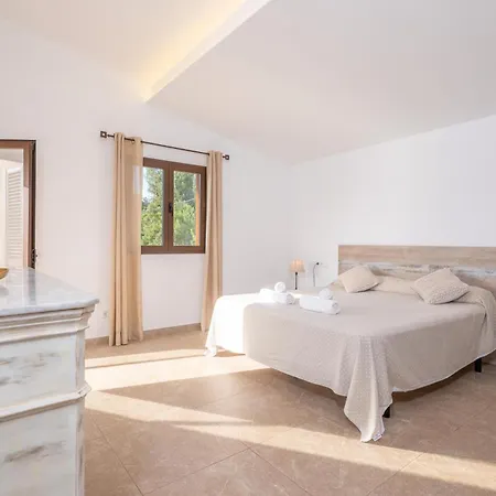 Vila La Font -canaves- Pollença